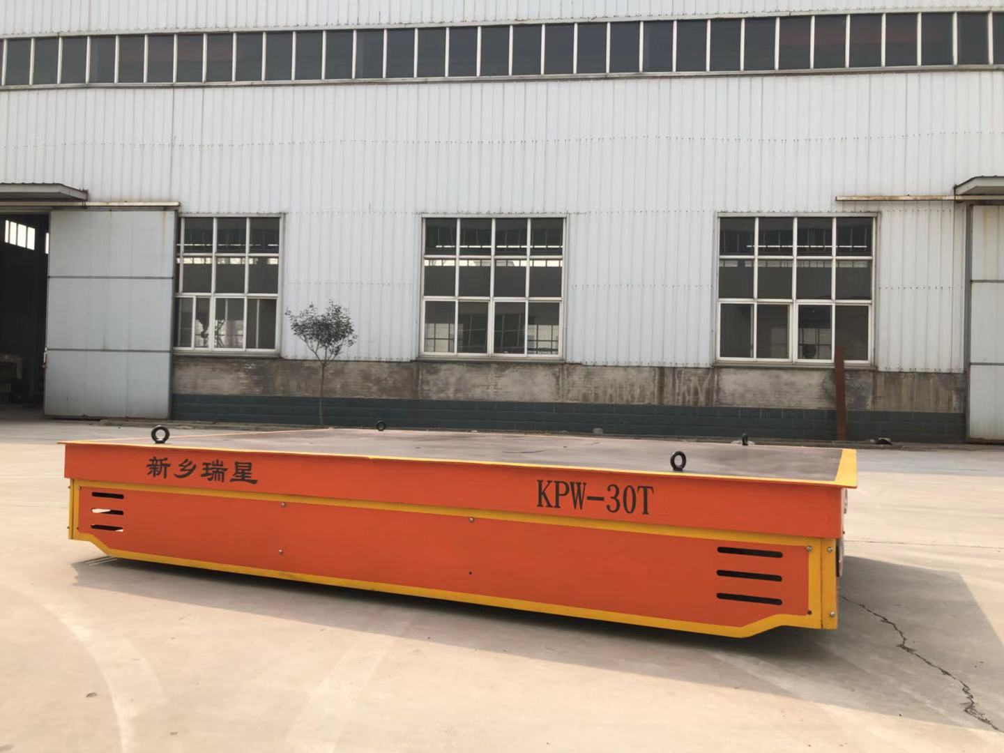 無(wú)軌膠輪電動(dòng)平板車(chē)